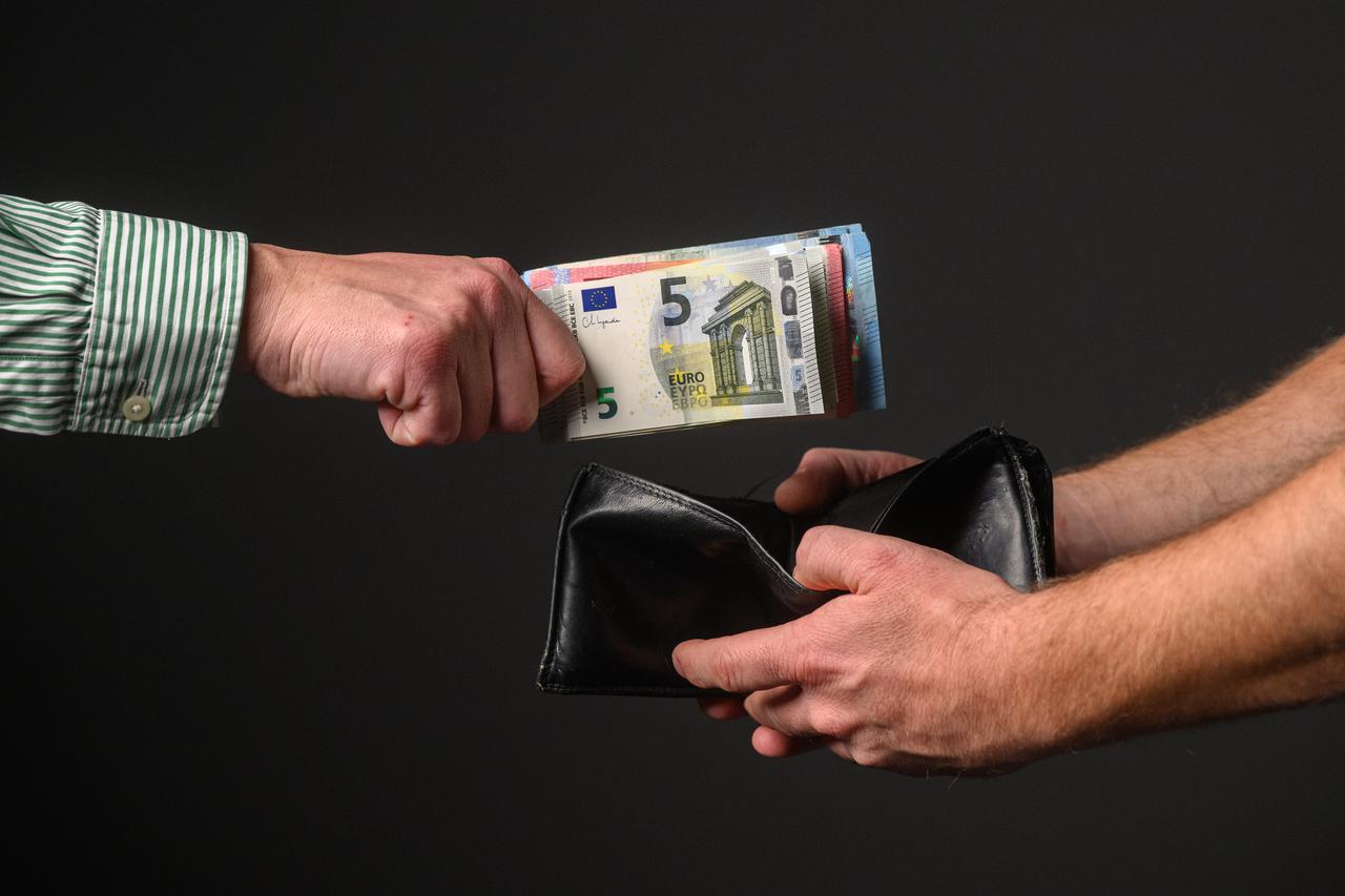 Uvođenje eura dovelo je do poskupljenja što su mnogi poslovni subjekti iskoristili