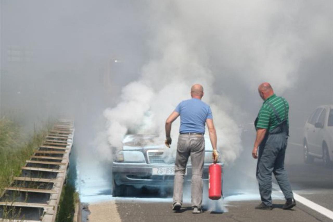 mercedes,požar,zagreb