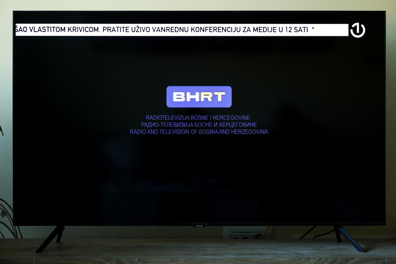 Radiotelevizija Bosne i Hercegovine u 7 sati jutros privremeno prekinula svoj redovni program - moguće trajno gašenje