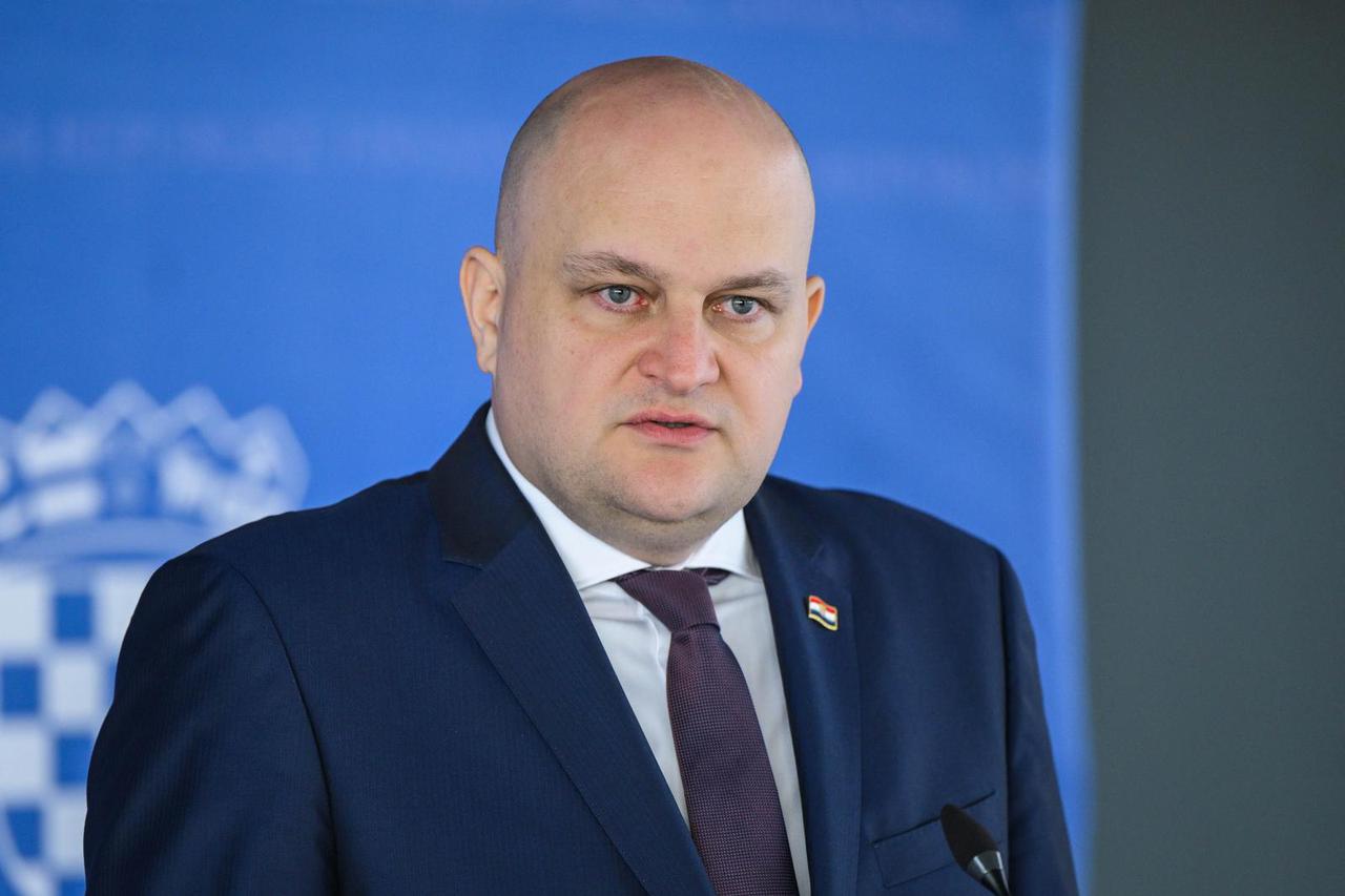 Zagreb: Izjava za medije ministra Šušnjara nakon izvanredne sjednice Vlade