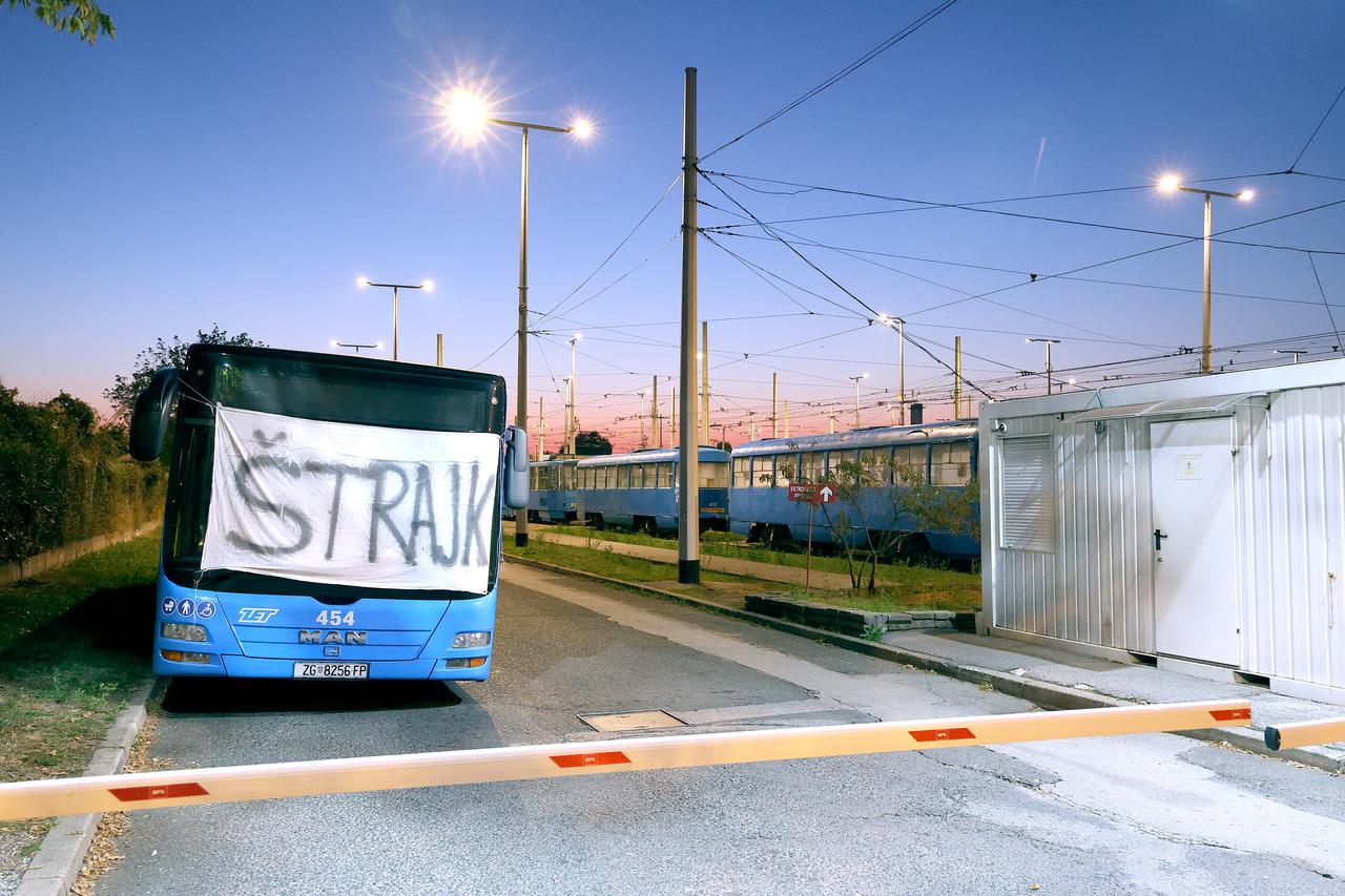 Zagreb: Počeo štrajk ZET-a, tramvaji ostali u spremištima