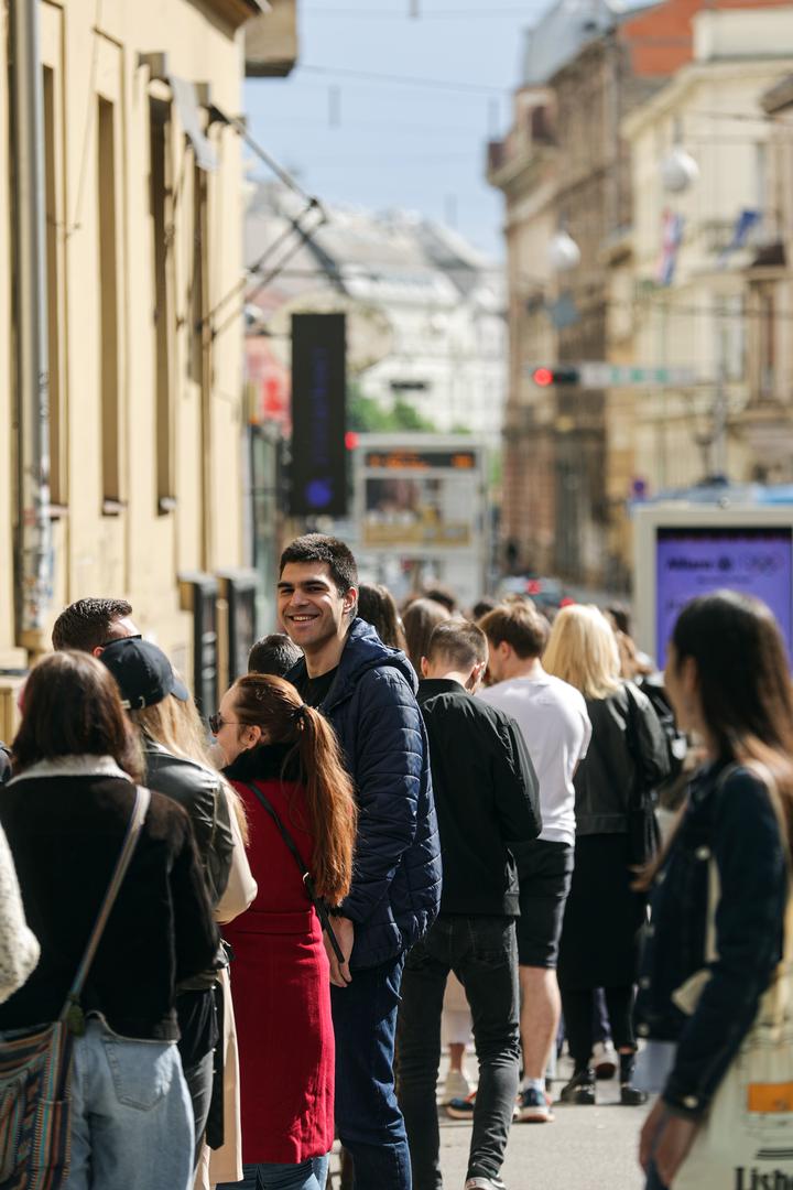 17.04.2024., Zagreb - Glasanje u Varsavskoj ulici stvorilo je velike redove.  Photo: Luka Stanzl/PIXSELL