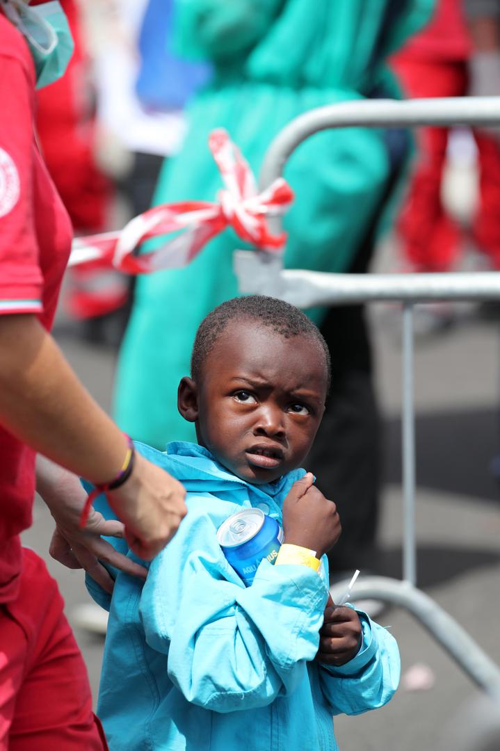 Na udaru politike Lutajući brod “Aquarius” sa 629 izbjeglica brodolomaca jučer je prihvatila nova španjolska socijalistička vlada Pedra Sancheza 
