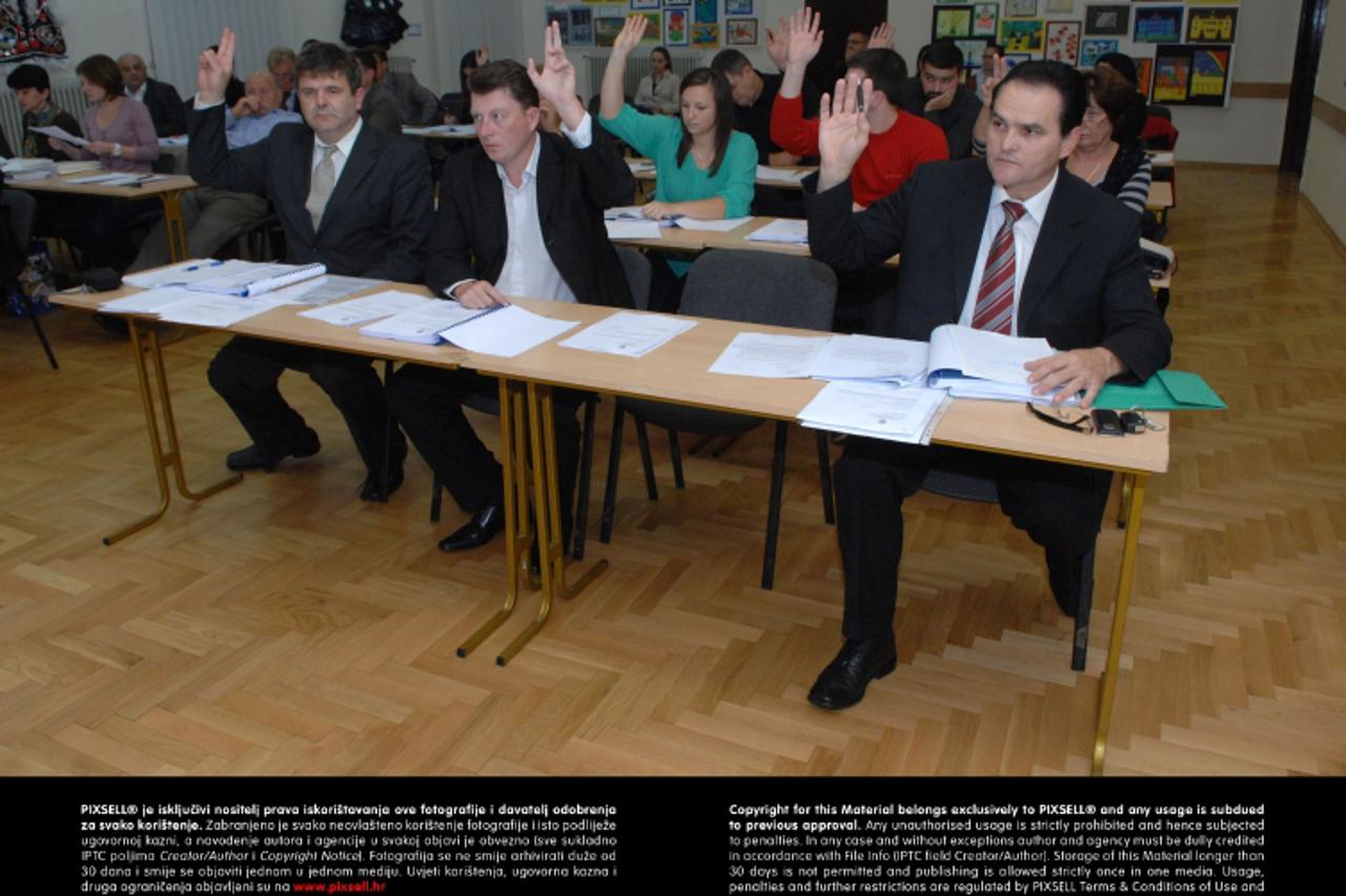 '03.10.2013., Krapina - Na 3. sjednici Gradskog vijeca najvise se raspravljalo o stanju u gradskim poduzecima. Photo: Matija Topolovec/PIXSELL'