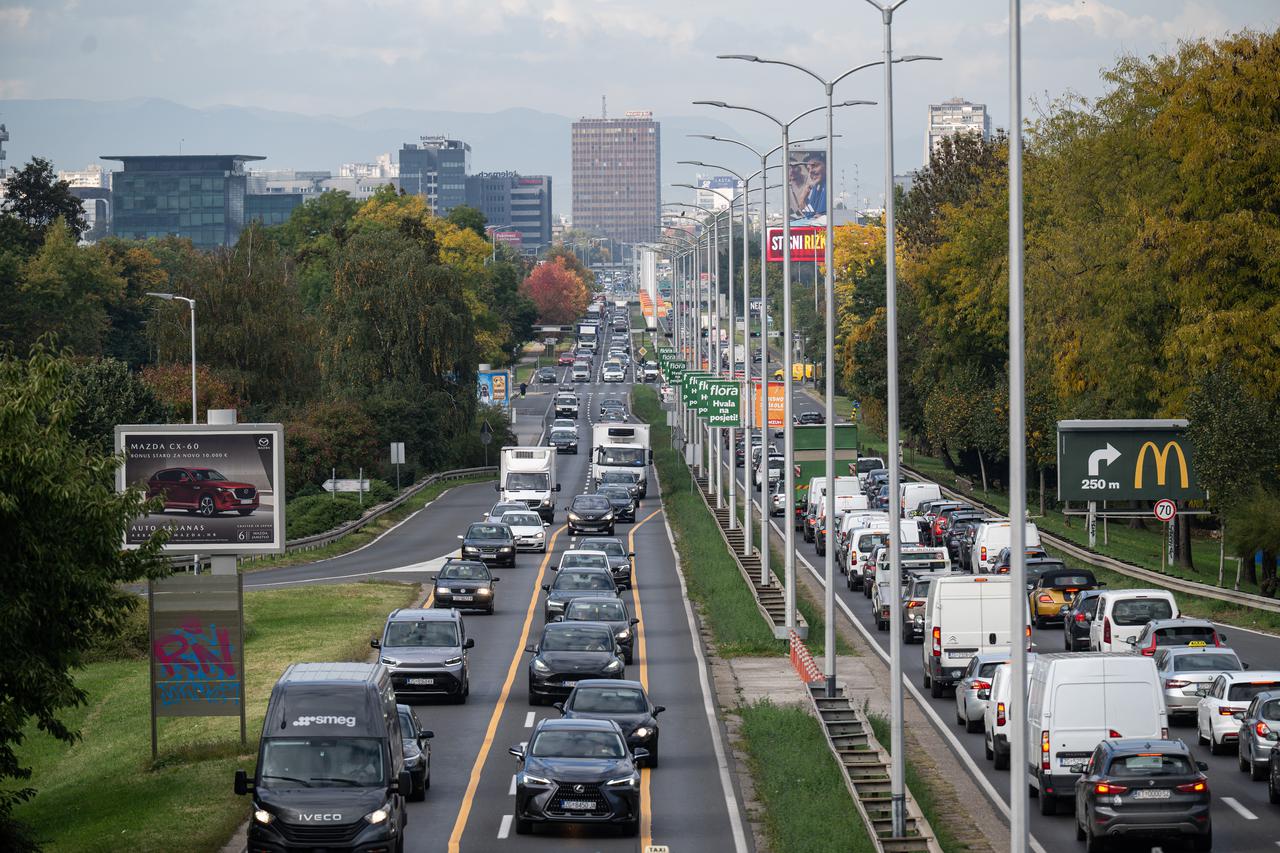 Zagreb: Prometna gužva na Slavonskoj aveniji