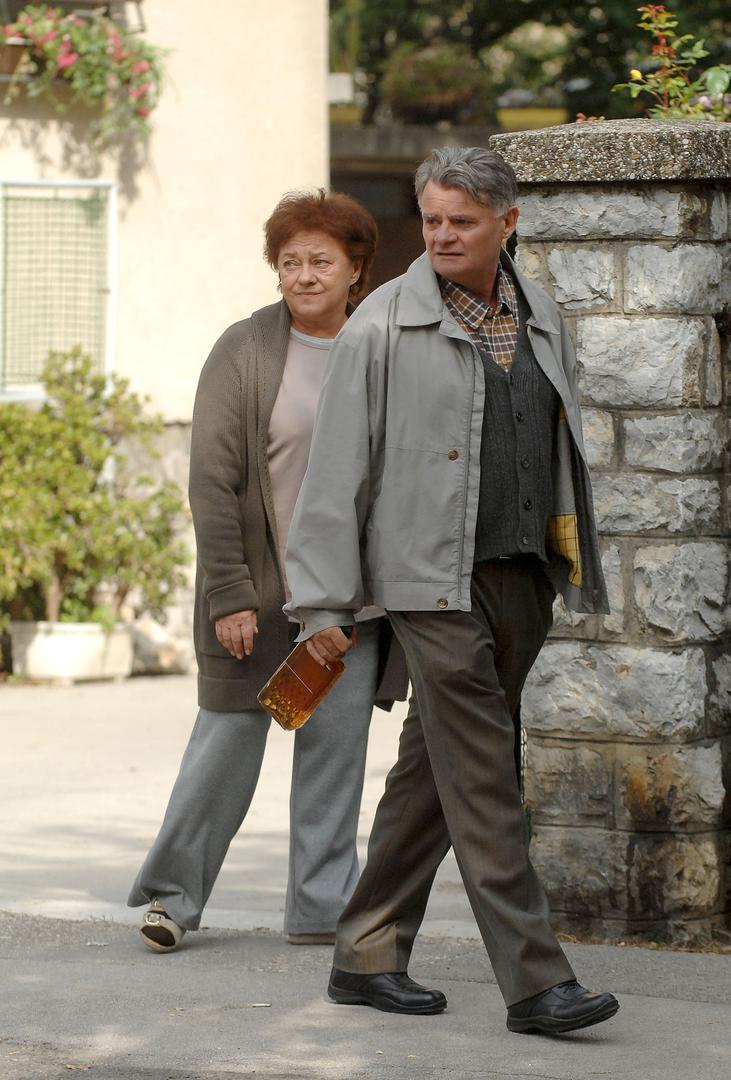 17,10..2009.,Zagreb - Nastavak snimanja serije "Odmori se zasluzio si" u kojoj u obitelji Kosmicki glume Igor Mesin,Vera Zima i Ivo GregurevicrPhoto: Boris Scitar/Vecernji list