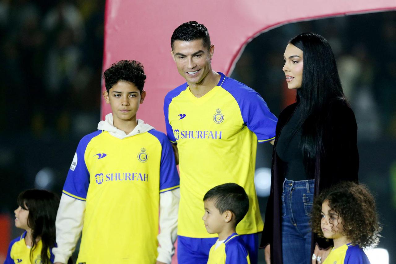 Al Nassr unveil new signing Cristiano Ronaldo