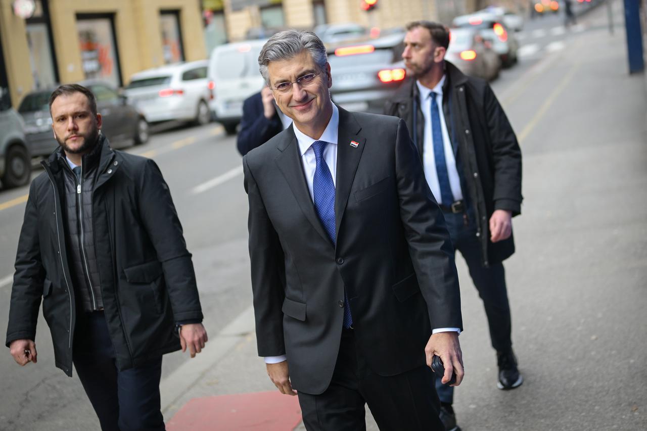 Zagreb: Dolazak članova HDZ-a na sjednicu Predsjedništva stranke