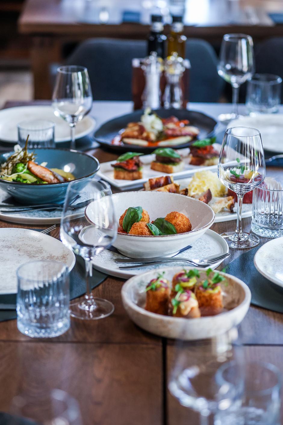 Zagreb: Restoran Barrel