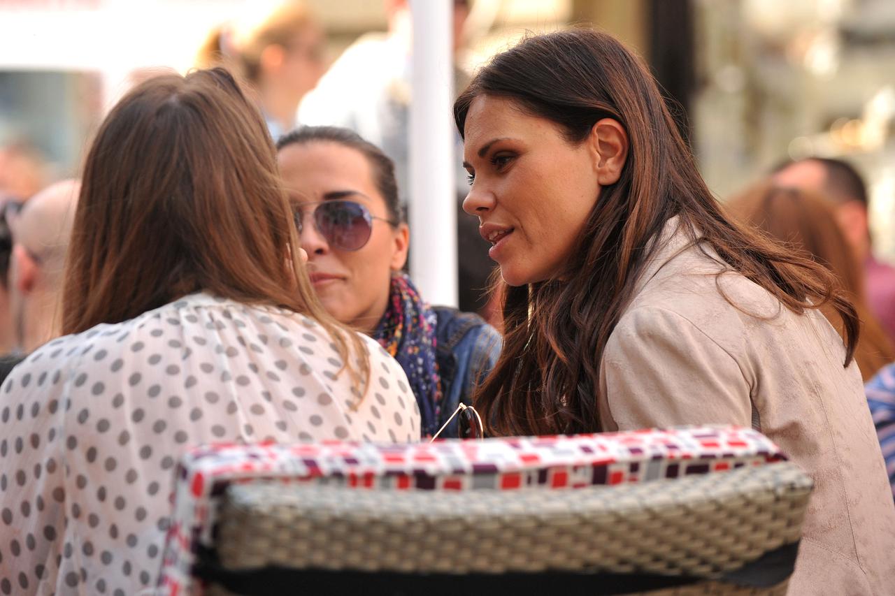 Zagreb: Viktorija Ra?a u drustvu Marijane Batini? ispijala kavu na špici
