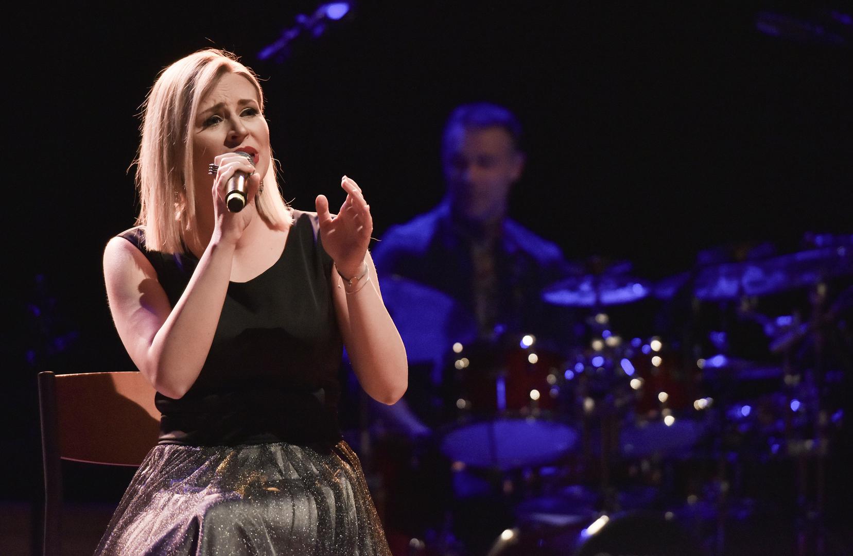 Jedan od svojih hitova, pjesmu 'Zvijezda tjera Mjeseca', snimili su 2014. kao himnu nogometnoj reprezentaciji BiH, a godinu dana kasnije izlazi i 'Zukva'