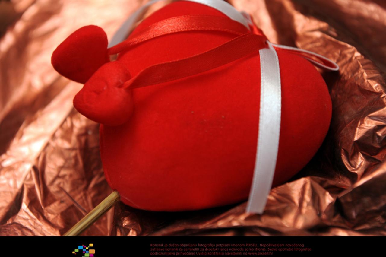 '09.02.2011., Varazdin - Valentinovo, dan zaljubljenih. Srce simbolizira zaljubljenost te je cest poklon za Valentinovo. Ilustracija Photo: Marko Jurinec/PIXSELL'