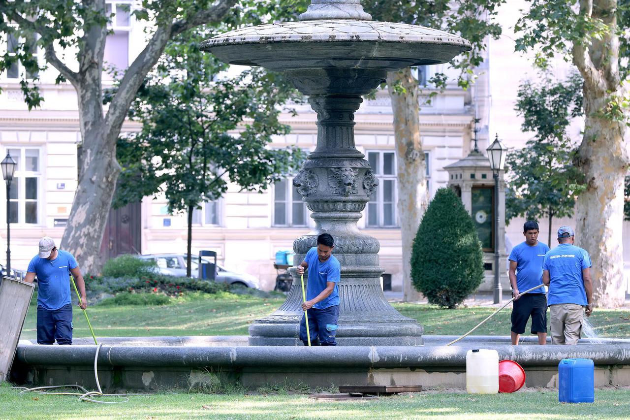 Zagreb:  Čiste se fontane na Zrinjevcu