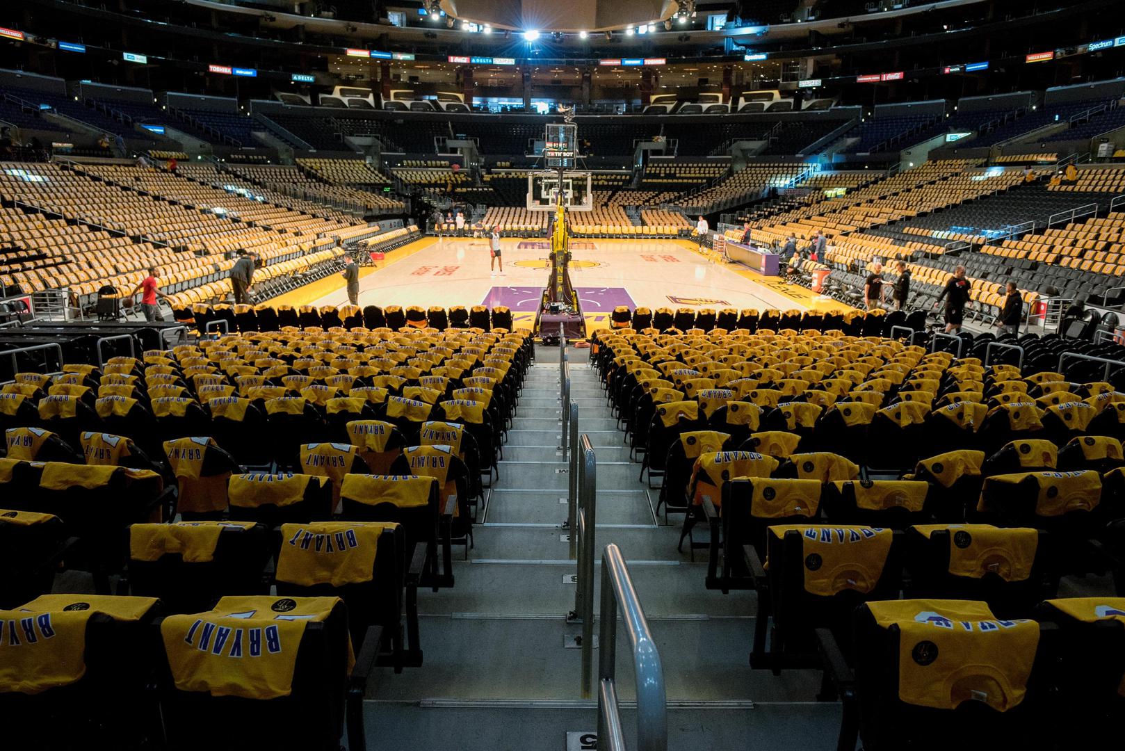 Na početku NBA utakmica odaje se počast igračkoj legendi, ali tuga u Los Angelesu odgodila je gradski derbi između Clippersa i Lakersa