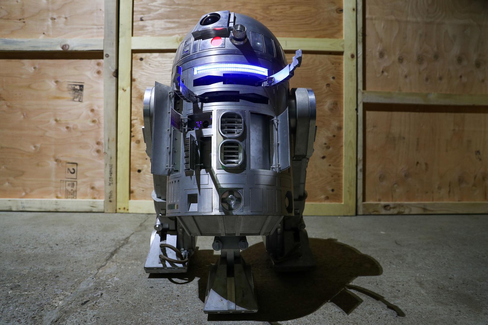 R2-BHD droid na daljinsko upravljanje iz filma "Star Wars film Rogue One: A Star Wars story"