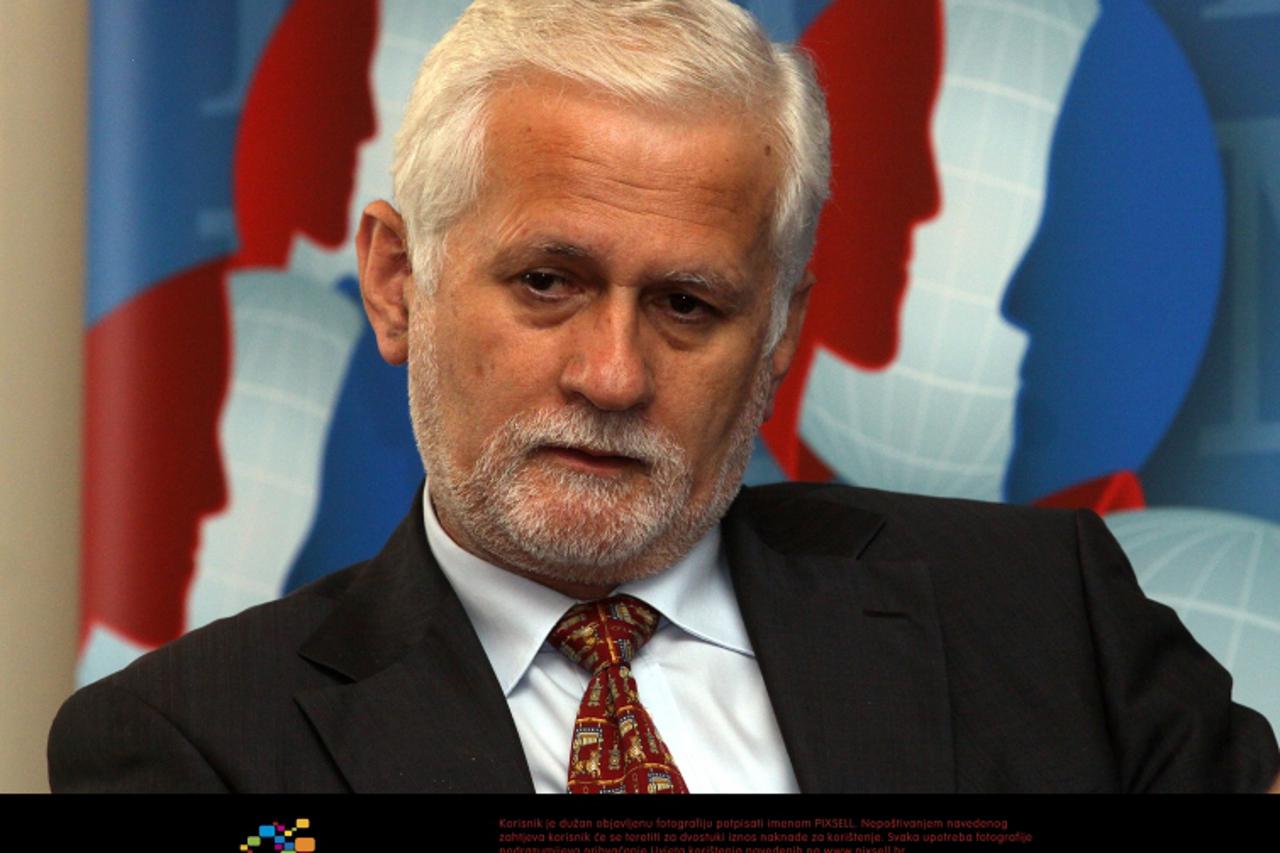 '16.06.2011., Zagreb - U hotelu Sheraton odrzan je poslovni forum u organztaciji casopisa Banke i Poslovnog dnevnika. Na forumu su sudjelovali mnogobrojni gosti,  Darinko Bago, Koncar. Photo: Zarko Ba