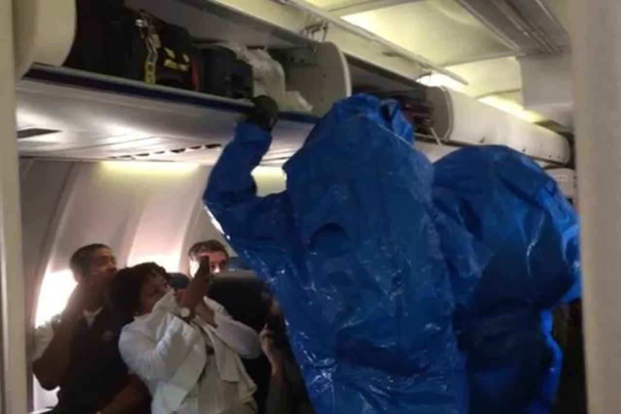 ebola u zrakoplovu