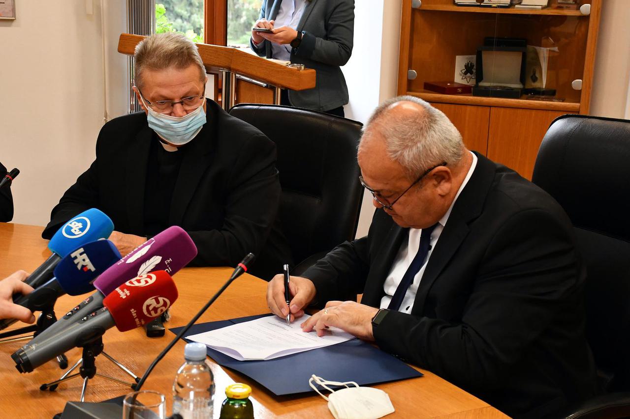 Potpisan ugovor o gradnji prve katoličke osnovne škole u Slavonskom Brodu