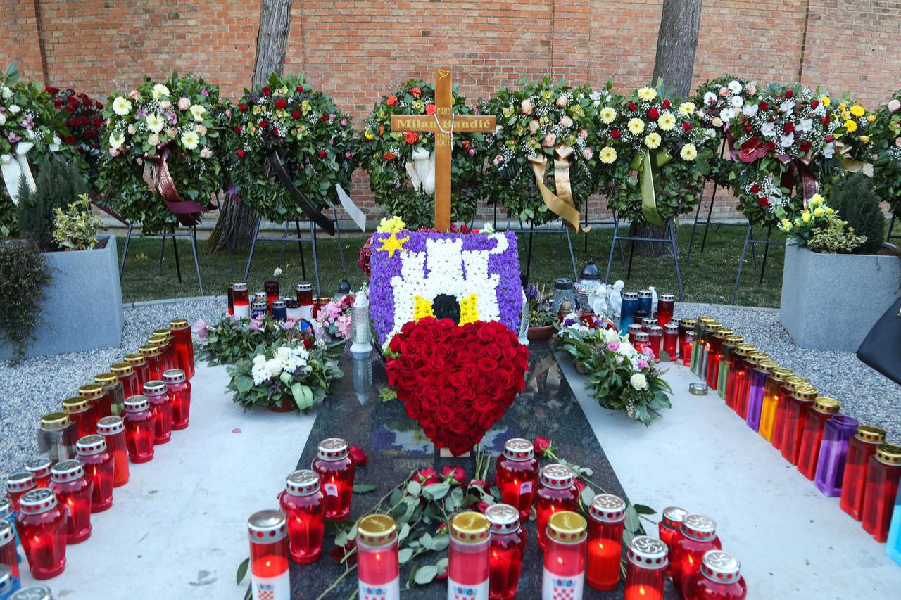 Povodom obljetnice Bandićeve smrti, čelništvo njegove stranke položilo vijenac