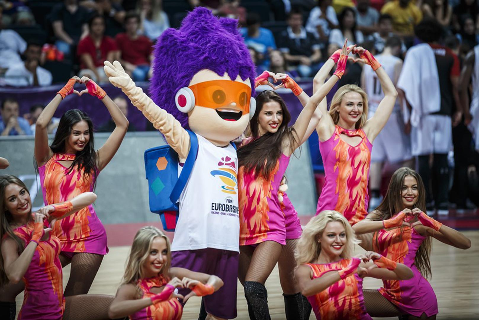 Eurobasket je stigao do polufinala u kojem će snage odmjeriti Rusija - Srbija te Španjolska - Slovenija.