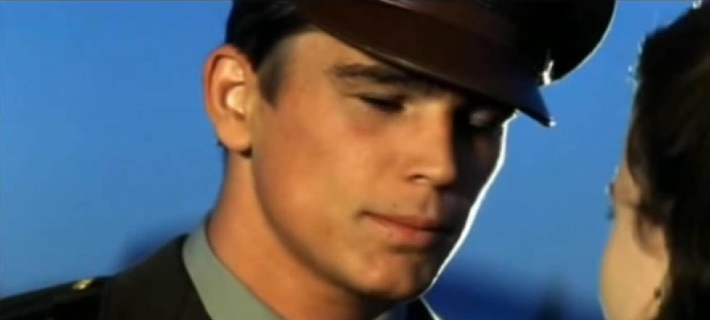 Zgodni glumac iste godine snimio je i "Black Hawk Down". Josh, koji je već postao miljenik ženske publike, imao je sve preduvjete da postane i miljenik  hollywoodskih producenata i redatelja.
