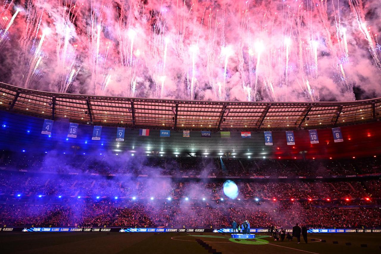 Pariz: Navijači na utakmici četvrtfinala UEFA Lige nacija između Francuske i Hrvatske