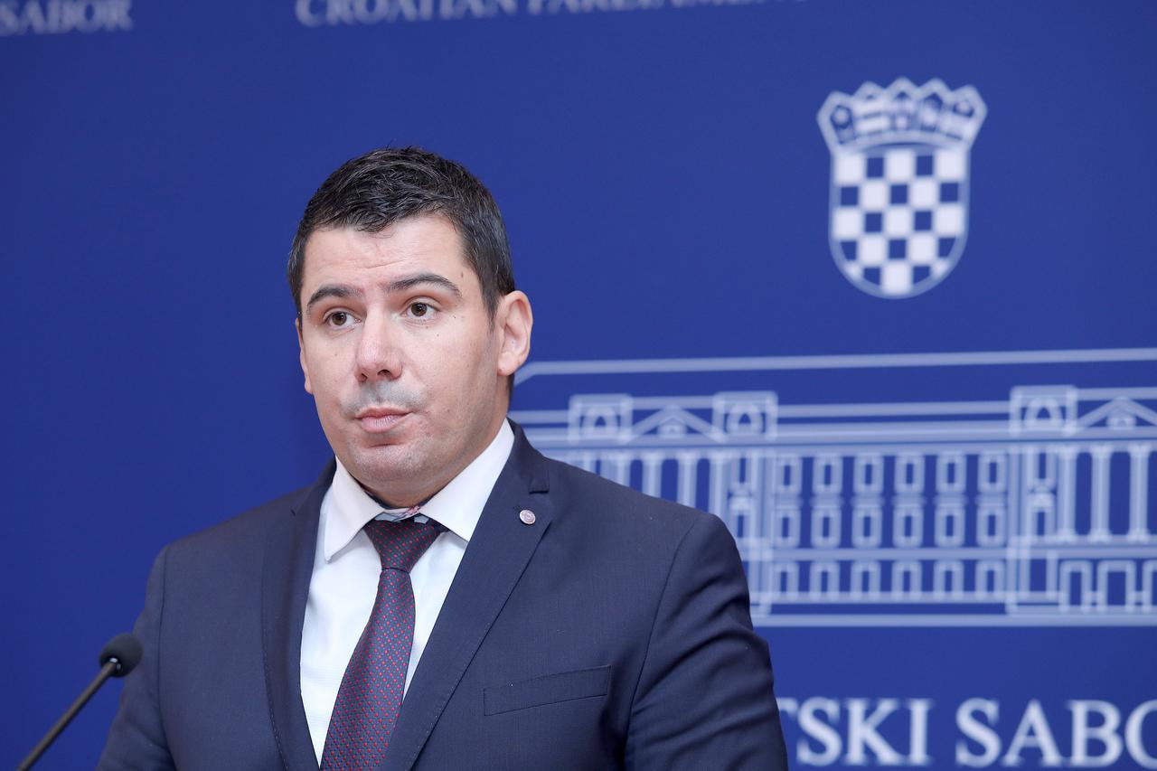 Nikola Grmoja i Damir Sabljak na konferenciji za medije