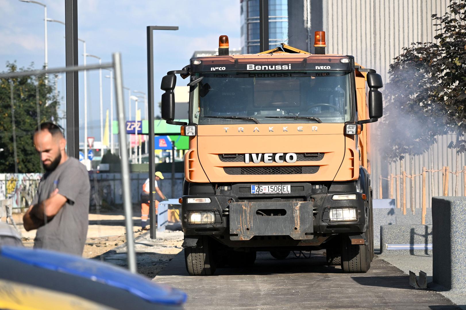 Na jučerašnjoj sjednici Skupštine usvojen je i dokument kojim se bazen u Španskom privremeno na korištenje dodjeljuje ustanovi Upravljenje sporskim objektima, kako bi se objekt što prije mogao otvoriti. 