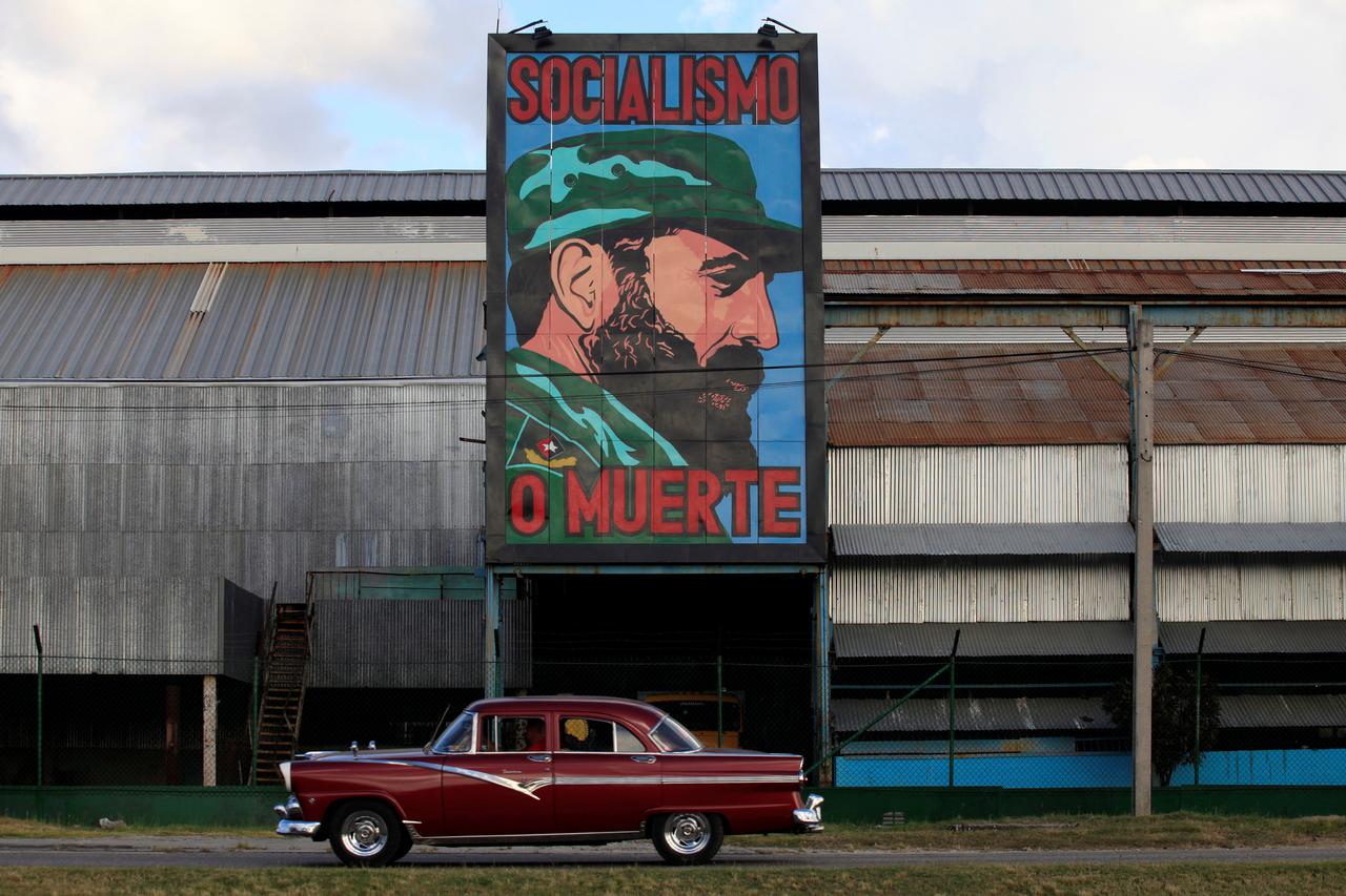 A painting of Cuba's former president Fidel Castro is seen at a factory in Havana, Cuba November 26, 2016. REUTERS/Enrique De La Osa FOR EDITORIAL USE ONLY. NO RESALES. NO ARCHIVES