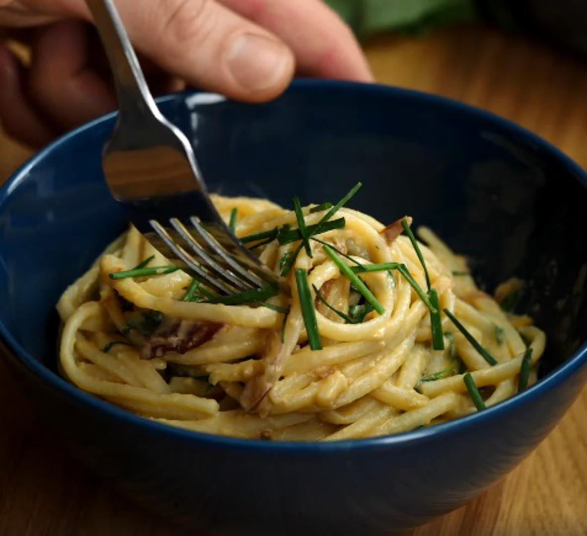 Pri tome vam se zasigurno bar jednom dogodilo da vam se tjestenina prekuhala. Stručnjaci savjetuju kako ne biste trebali odmah pomisliti kako je sve propalo, postoje trikovi kojima se pravi znalci služe, a kako bi "spasili katastrofe u kuhinji", piše Goodhousekeeping. 