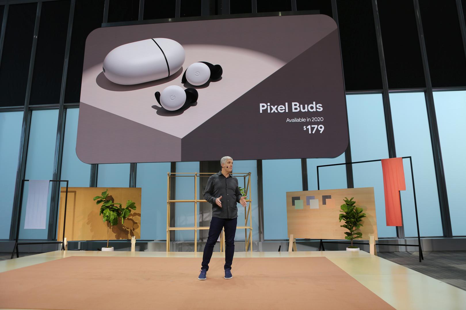 Uz mobitele Google je predstavio i nove slušalice Pixel Buds koje će po osnovnoj cijeni od 179 dolara biti dostupne u proljeće 2020. godine.