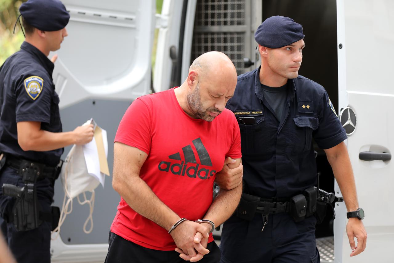 Pula: Privedena još četvorica redara osumnjičena za teško premlaćivanje mladog Slovenca u Poreču