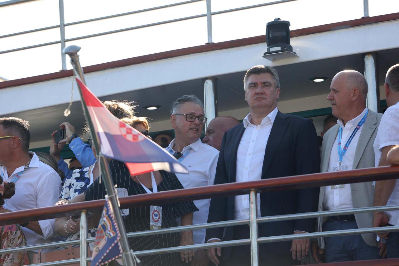 Metković: Predsjednik Milanović posjetio 26. Maraton lađa