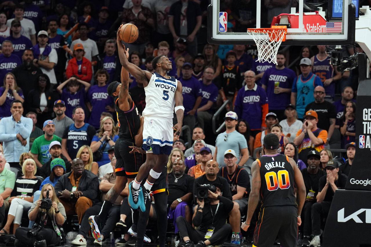 NBA: Playoffs-Minnesota Timberwolves at Phoenix Suns