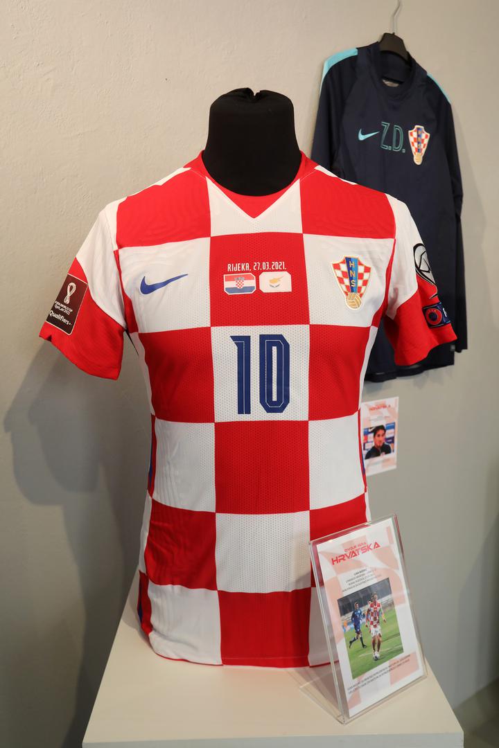 Prva varijanta dresa za Euro 2020.