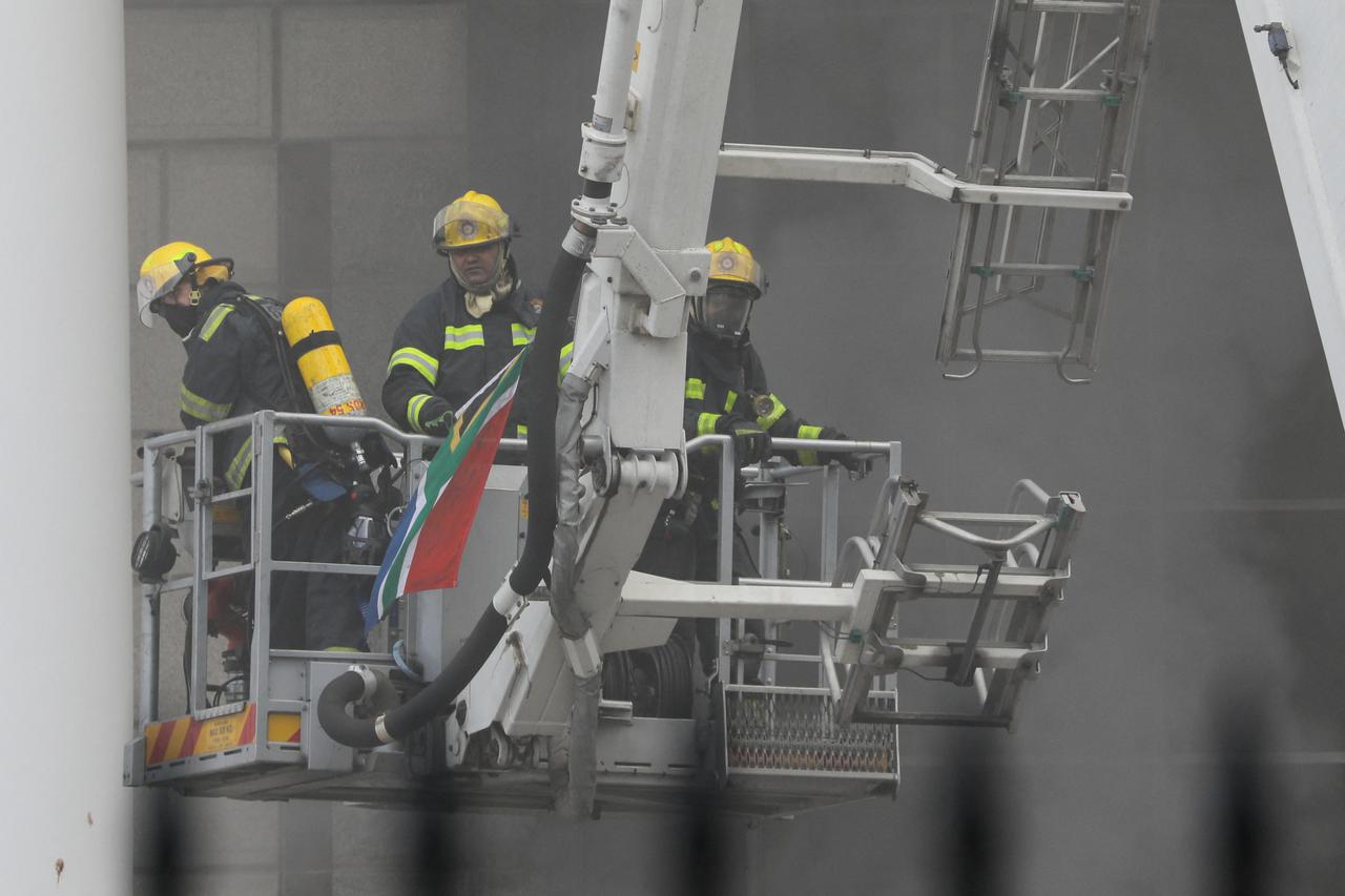 Fire breaks out at the parliament in Cape Town