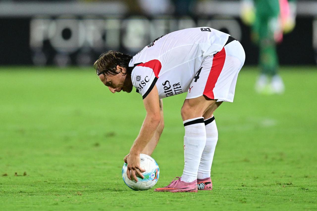 Serie A - Lecce v AC Milan