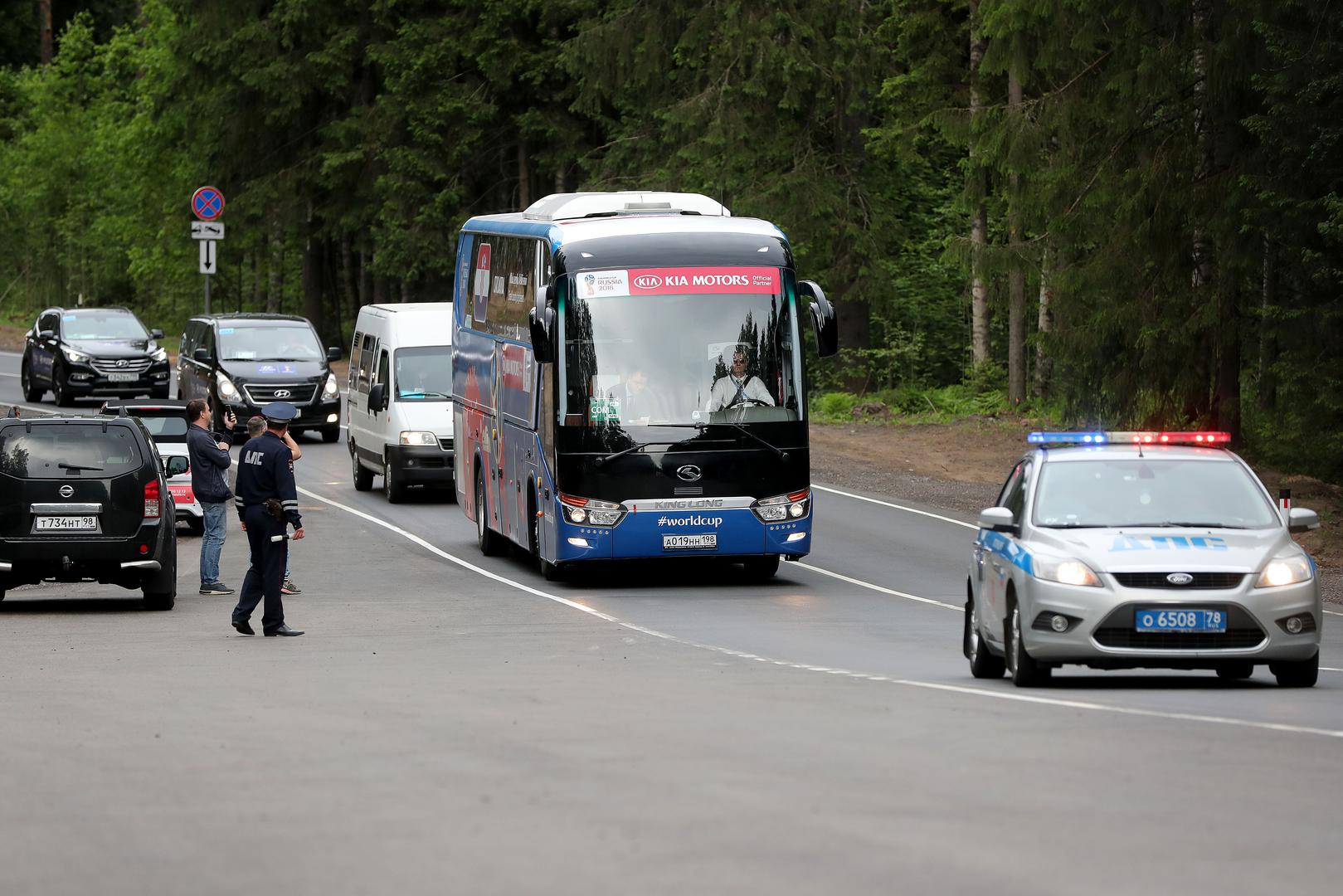 Hrvatski nogometaši će trenirati na potpuno novom i atraktivno uređenom malom stadionu u mjestu Roščino, udaljenom 15-ak minute vožnje od hotela
