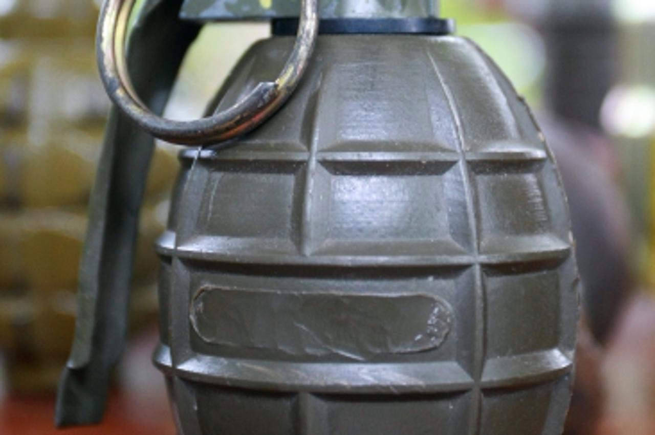 '28.09.2012., Zagreb - Rucna bomba, ilustracija. Photo: Borna Filic/PIXSELL'