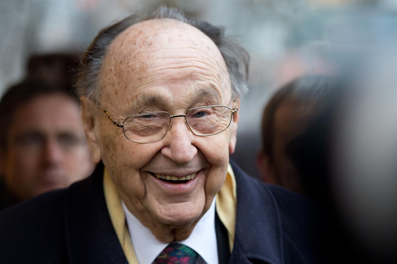 Former German Foreign Minister, Hans-Dietrich Genscher, attends an election campaign event for the Lower Saxony state parliamentary elections on 20 January 2013 in downtown Hanover, Germany, 18 January 2013. Photo: JULIAN STRATENSCHULTE/DPA/PIXSELL