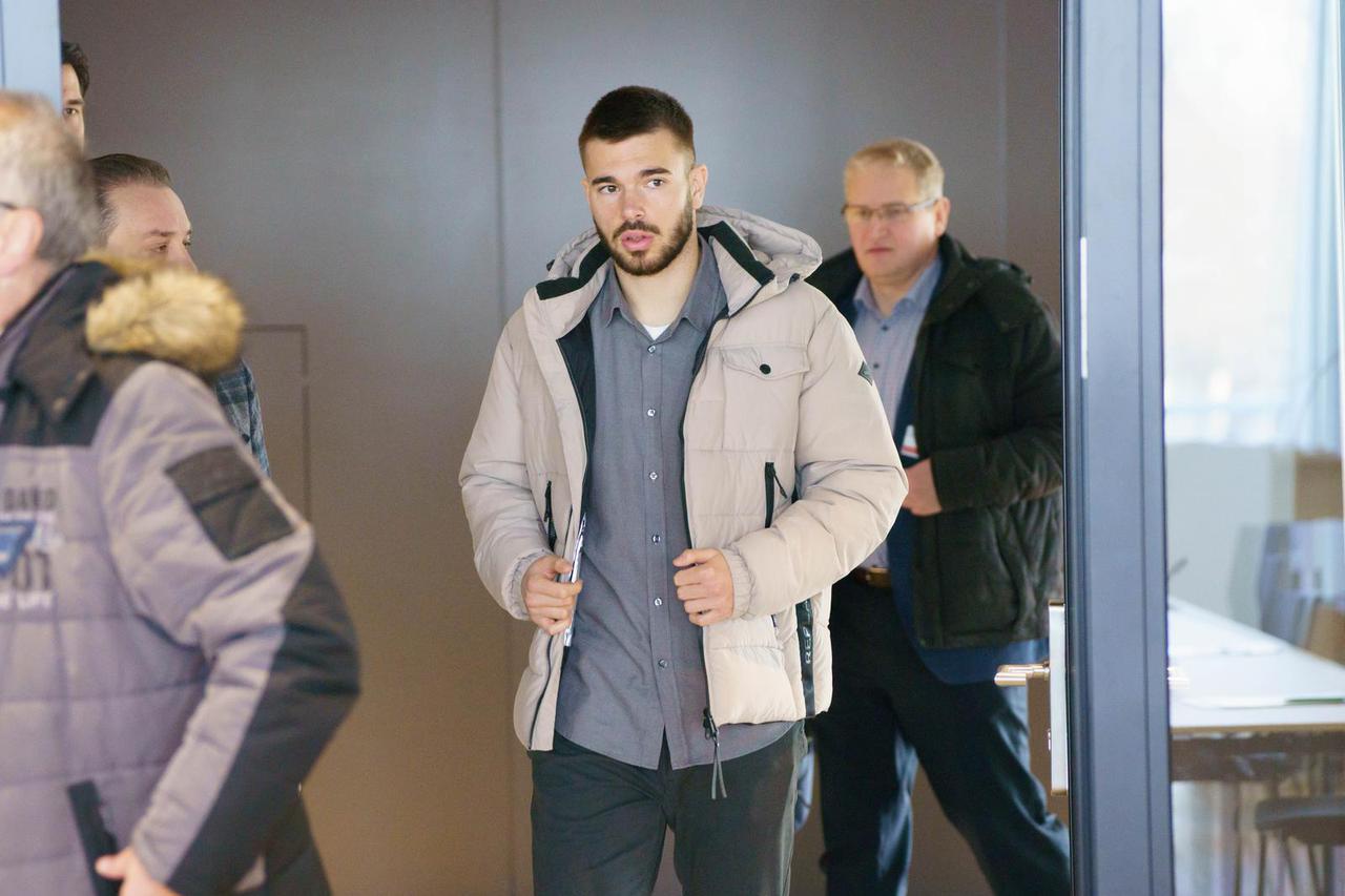 Nastavlja se su?enje u slu?aju dopinga profesionalnom nogometašu HSV-a Vuškovi?u