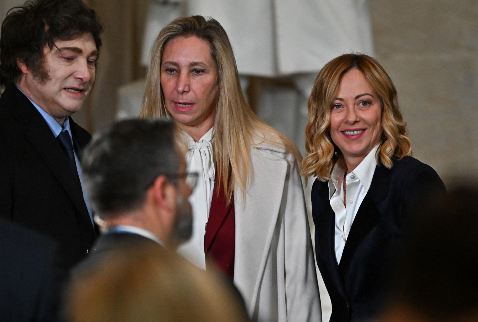 Talijanska premijerka Giorgia Meloni, koja vodi ekstremno desničarsku Braću Italije, bila je jedan od najbližih Trumpovih saveznika u Europi. Ranije ovog mjeseca posjetila je njegovo ljetovalište Mar-a-Lago, gdje ju je Trump pohvalio kao "fantastičnu ženu" koja je "osvojila Europu kao oluja".