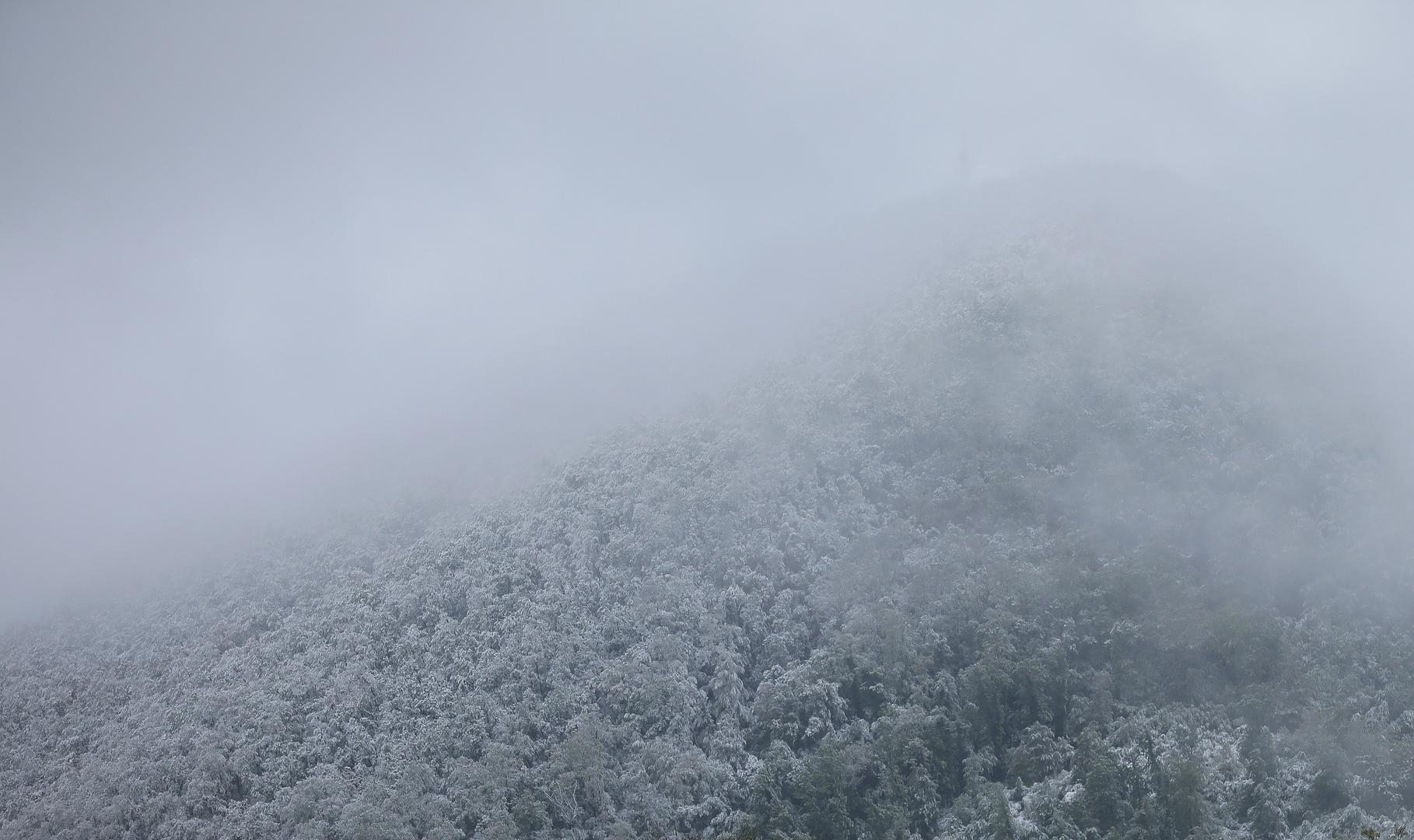 16.04.2024. Djurmanec, Snijeg zabjelio Zagorje Photo: Tomislav Miletic/PIXSELL