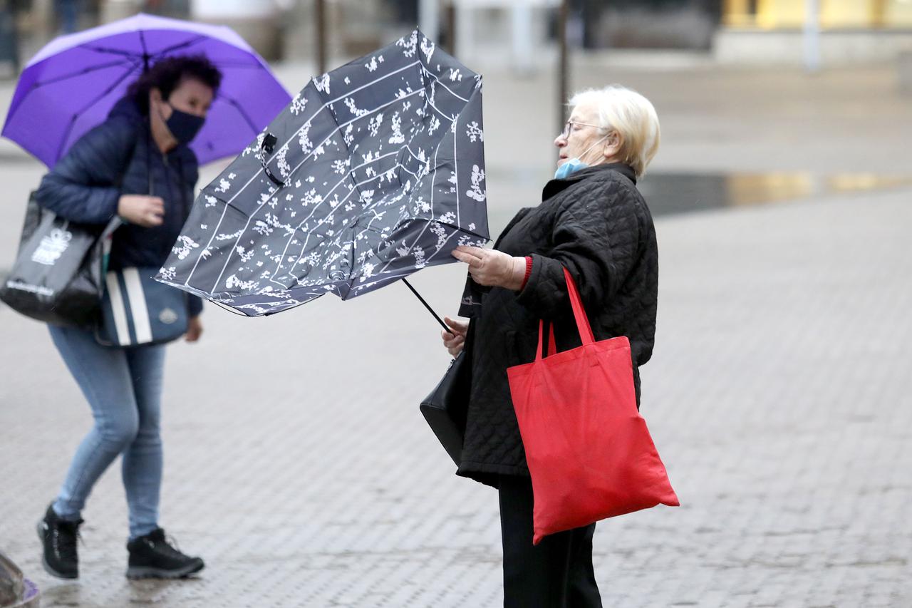 Uz kišu probleme zagrepčanima stvara i jak vjetar