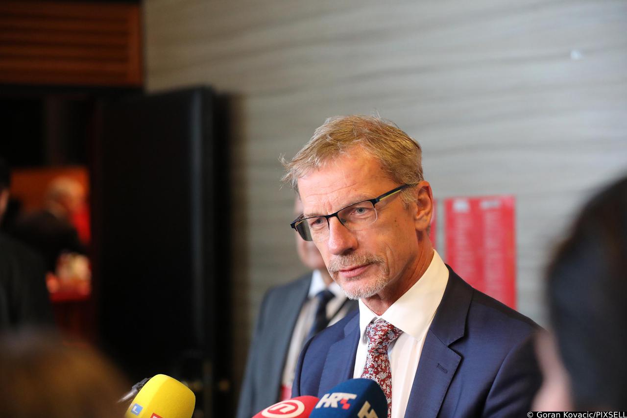 Opatija: Drugi dan savjetovanja Hrvatskog društva ekonomista: Uvodno izlaganje Borisa Vujčića