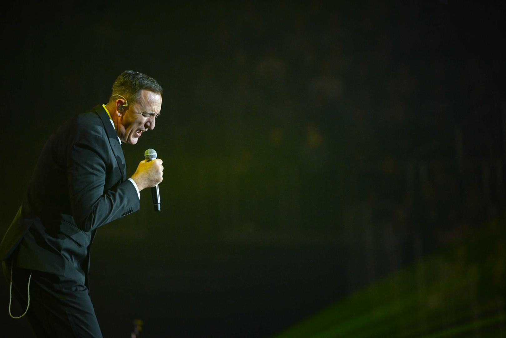 "Davne 1976. godine moja je majka mislila da nosi djevojčicu. Njezina je želja bila roditi baš 8. ožujka i bila je sigurna da ću se roditi na taj datum. Moj tata je tada luđački vozio do bolnice. Ušao je i pitao: ‘Gdje mi je kći?’, a onda su mu rekli: ‘Sin je.’ Ne moram vam pričati kako mi je kasnije bilo u školi kada sam rođendane slavio na Dan žena, ali najvažnije je da sam večeras s vama. Hvala vam od srca", ispričao je.