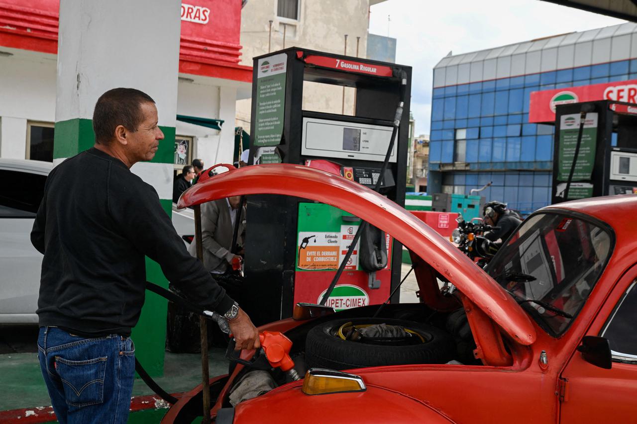 Cubans hope for dialogue with US as Trump says Mexico to halt oil shipments