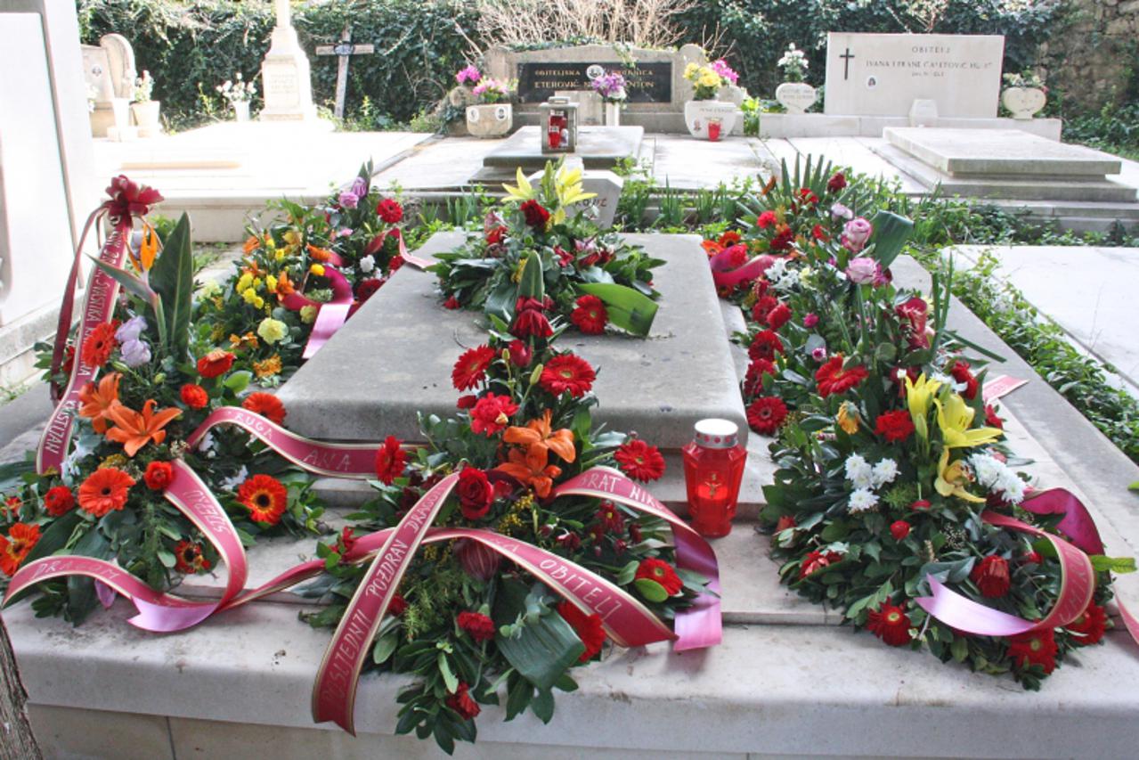 \'29.01.2011.,Brac, Pucisca- Grobnica u kojoj je pokopan Stjepko Capkovic za kojeg se sumlja da je preminuo od trovana par dana nakon zenidbe Photo: Ivana Ivanovic/PIXSELL\'