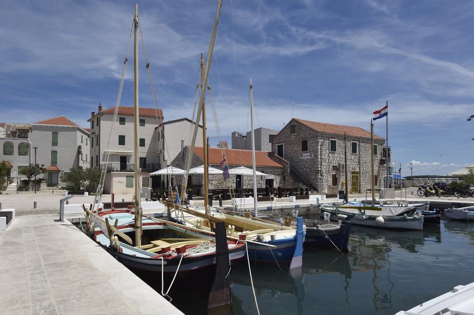 TURISTIČKA PATROLA Betina