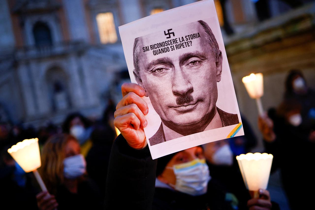 Candlelight march to call for peace and show solidarity with the Ukrainian people, in Rome